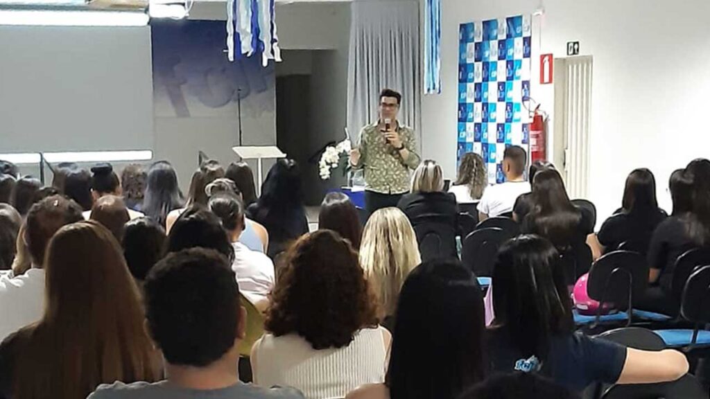 FCJP celebrou semana da Psicologia com palestras focadas no cuidado da saúde mental, em João Pinheiro