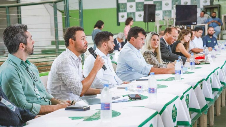 Sindicato Rural promove assembleia com a CEMIG, deputados e produtores rurais em João Pinheiro para tratar sobre a energia