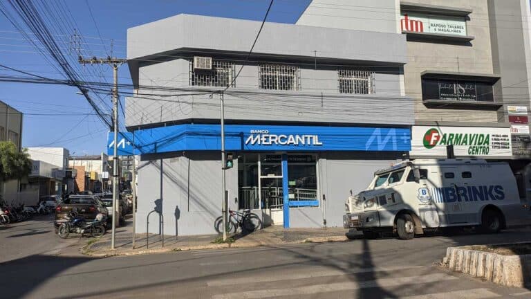 Mulher vai ao banco sacar o salário e perde todo o dinheiro após cair em golpe do falso prêmio em João Pinheiro