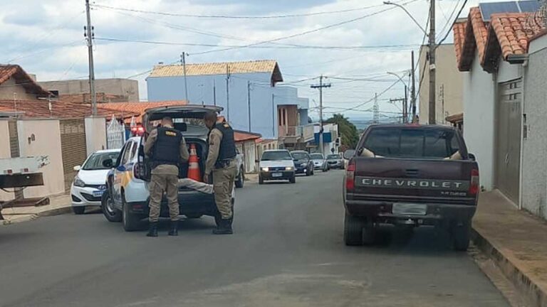 Homem que tentou matar a esposa com golpes de facão e madeira em Paracatu é preso em João Pinheiro