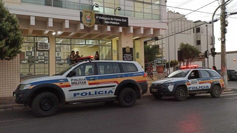 Briga de irmãos termina na delegacia após acionamento da Polícia Militar em João Pinheiro