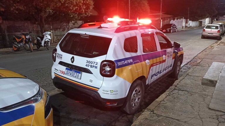 Jovem foragido da justiça é capturado pela Polícia após fumar maconha em via pública no Primavera em João Pinheiro