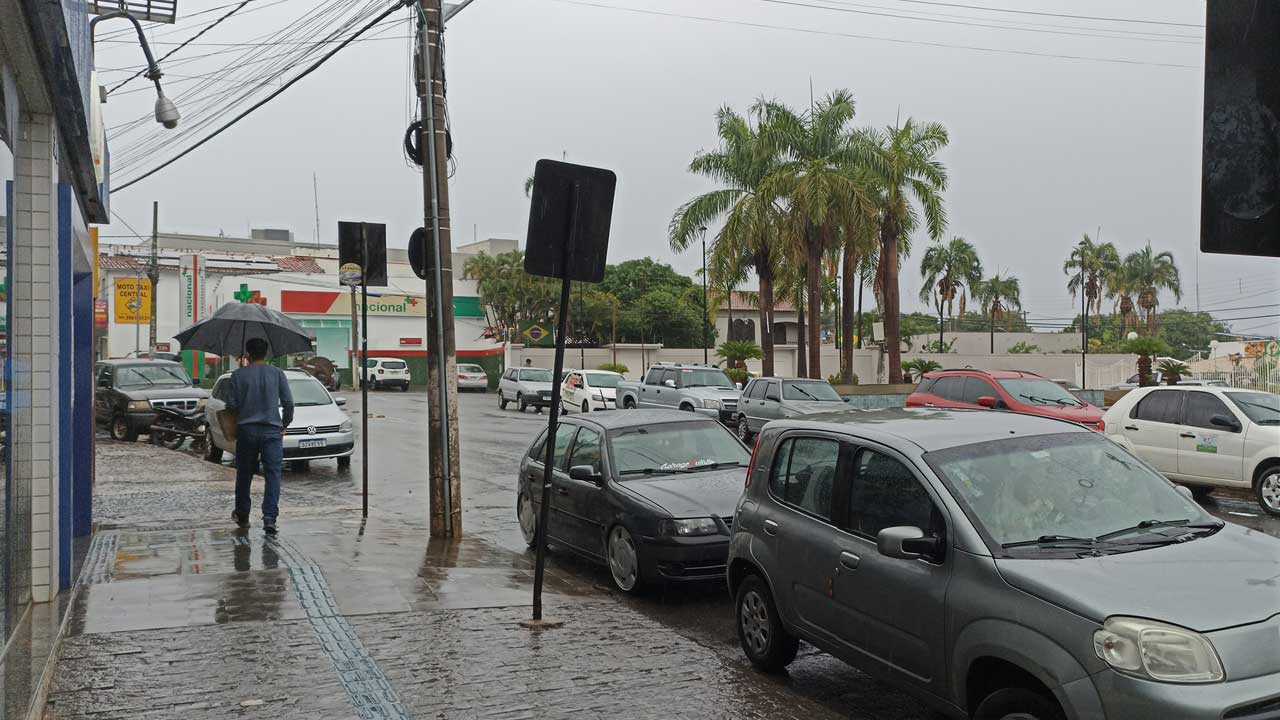 João Pinheiro e outros 635 municípios de Minas Gerais estão sob alerta de tempestades e granizo