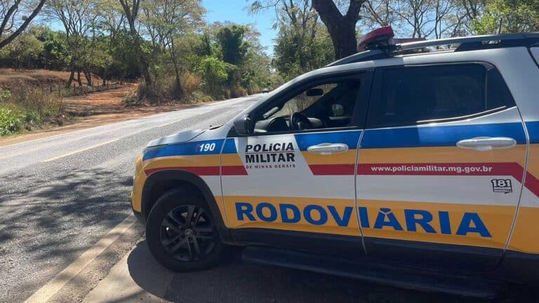 Motorista sem habilitação é preso dirigindo embriagado na MG-181, em João Pinheiro