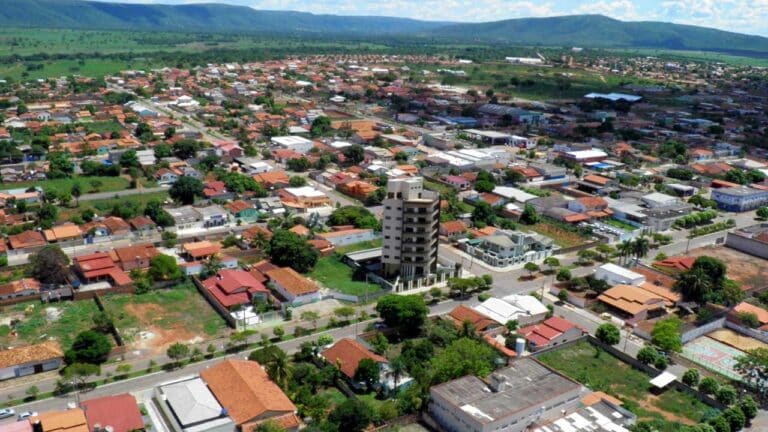 Homem é acordado por amigo após noite de bebedeira e tenta matá-lo em Minas Gerais