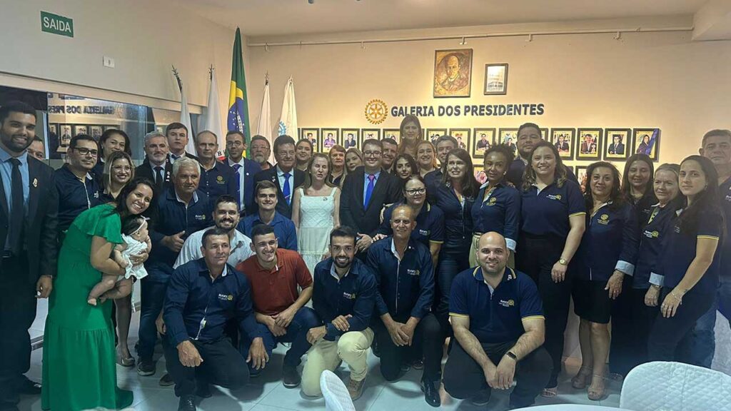 Governador do Rotary Internacional 4760 visita João Pinheiro acompanhado de sua esposa