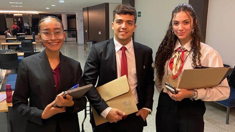 Alunos do Colégio Darcilia Coimbra participam de simulação da ONU na Internationali Negotia, em Brasília