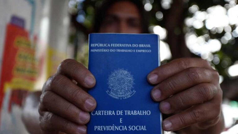 SINE de João Pinheiro tem 100 vagas de empregos abertas com salários de até R$ 4.500,00; confira as vagas