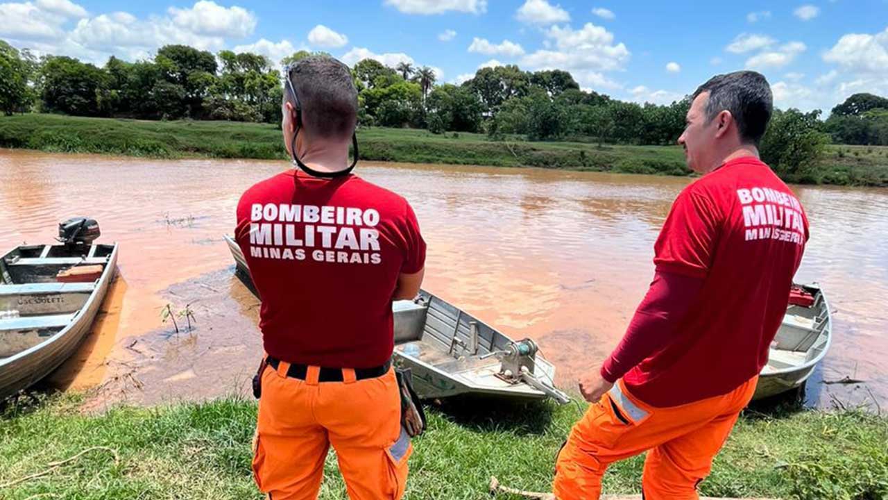 Bombeiros localizam corpo de pescador que caiu no Rio São Francisco, em São Gonçalo do Abaeté