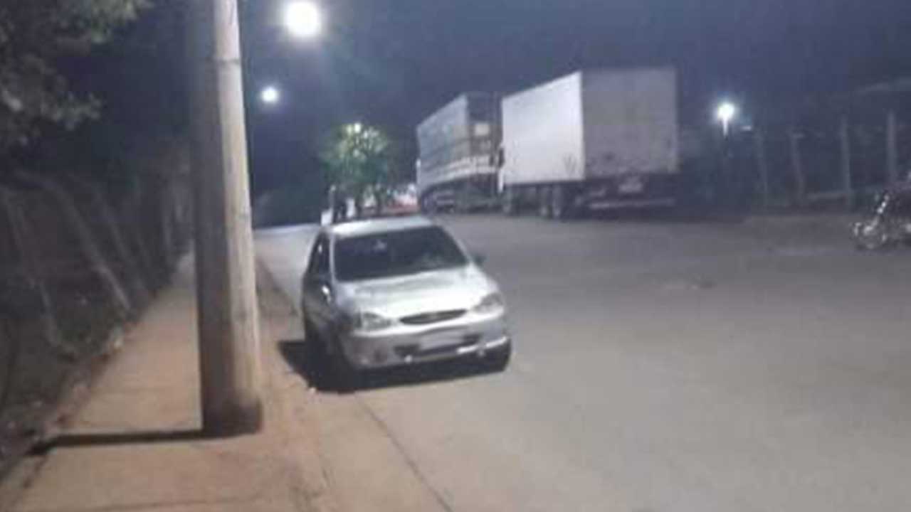 Mulher flagra homem se masturbando em veículo no bairro Alvorada, em João Pinheiro