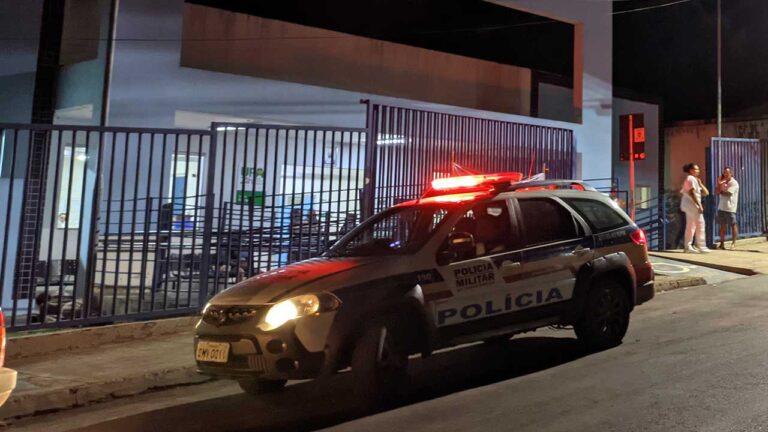 Jovem fica com as vísceras para fora após sofrer tentativa de homicídio na porta de boate em João Pinheiro