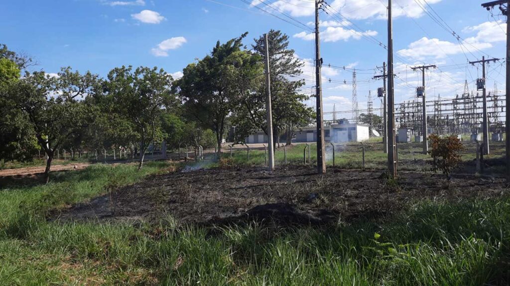 Corpo de Bombeiros apagam incêndio na subestação da CEMIG em João Pinheiro