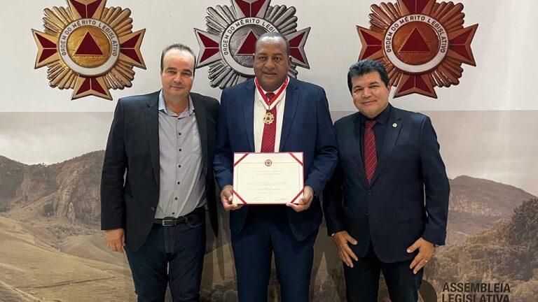 Pedro Gil recebe homenagem da Assembleia Legislativa de Minas pelos serviços prestados em João Pinheiro