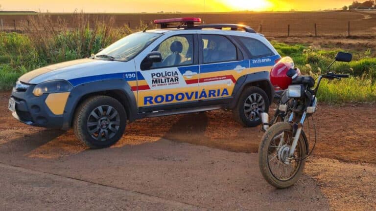 Ao ser parado em blitz motociclista confessa ter bebido mas recusa teste do bafômetro em João Pinheiro