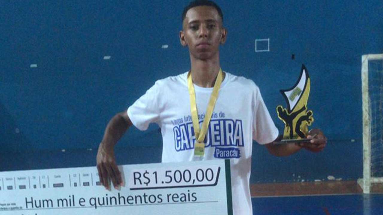 Aos 20 anos, pinheirense conquista primeira colocação em campeonato de capoeira em Paracatu