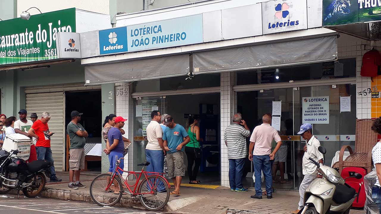 Apostador de João Pinheiro ganha mais de R$ 100 mil em sorteio da Lotomania
