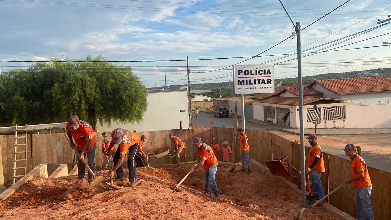 Obra do novo quartel da Polícia Militar recebe reforço dos Legendários de João Pinheiro