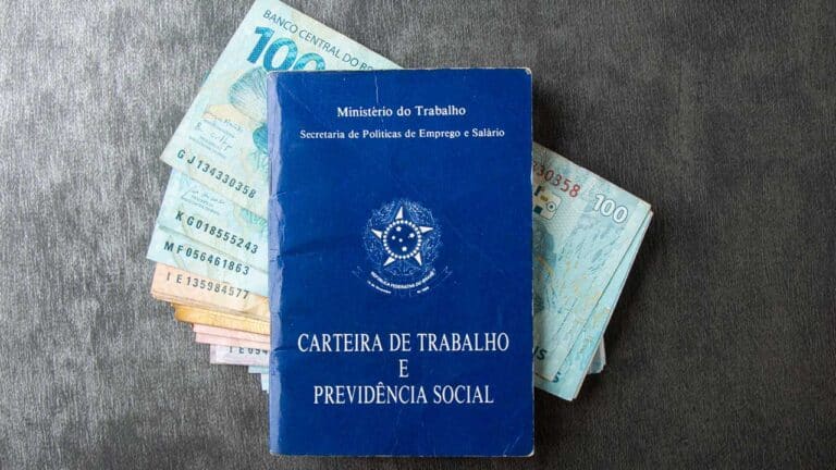 Salário mínimo pode ir para R$ 1.421,00 em 2024, mas deveria ser R$ 6.210,00