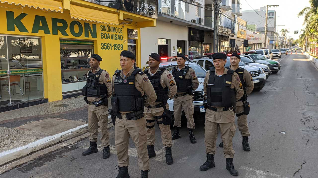 Polícia intensifica patrulhamento nesta Black Friday com operação em João Pinheiro