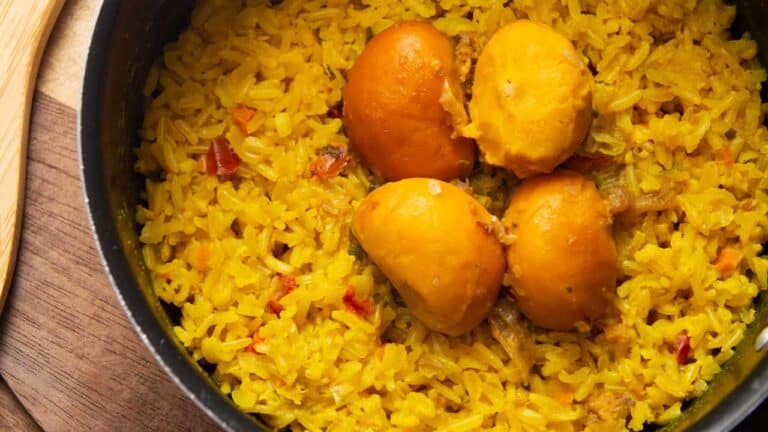 Tem base? Arroz com pequi ocupa segunda posição no Ranking de piores comidas brasileiras