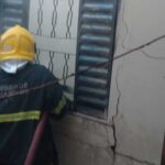 Corpo de Bombeiros combate incêndio em residência no Esplanada, em João Pinheiro