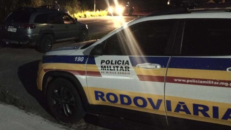 Motorista embriagado é parado pela PM e tenta fugir a pé ao notar que seria preso na LMG-667, em Brasilândia de Minas