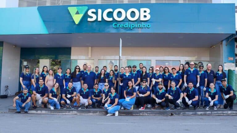 Dia C do Sicoob Credipinho: lixeiras são instaladas em pontos da cidade com foco na preservação do meio ambiente