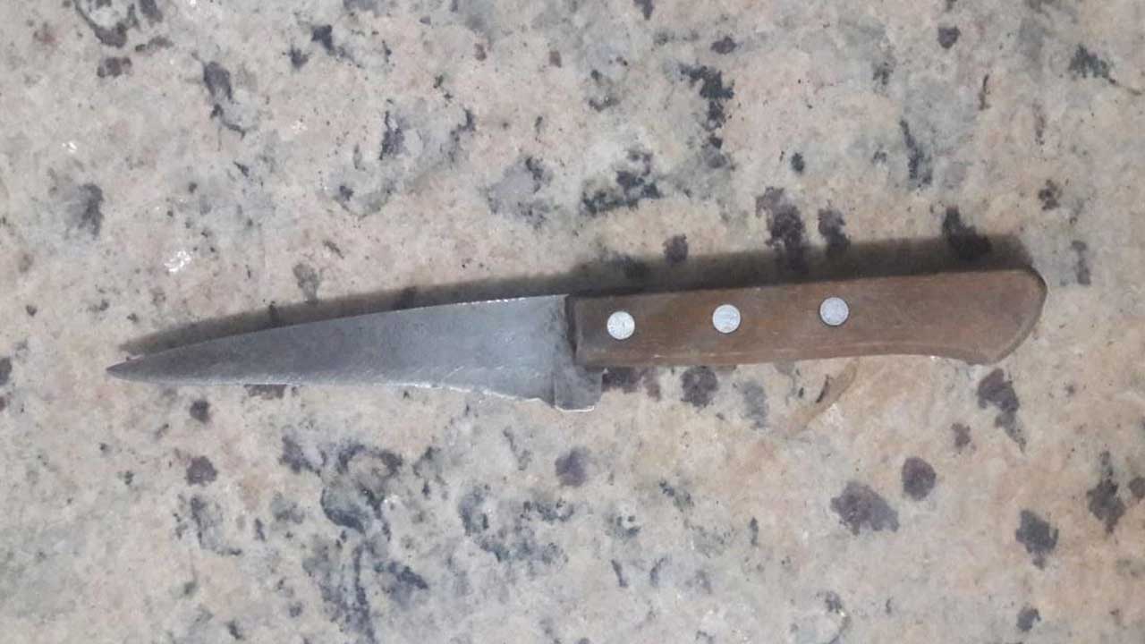 Homem ameaça moradores com uma faca de cozinha e acaba preso pela Polícia em Brasilândia de Minas
