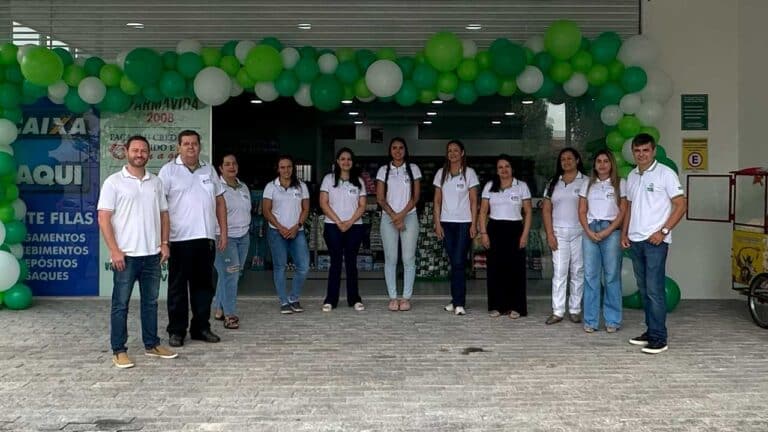 Com amplo espaço e estacionamento, nova loja Drugstore da rede Farmavida é inaugurada no Centro de João Pinheiro