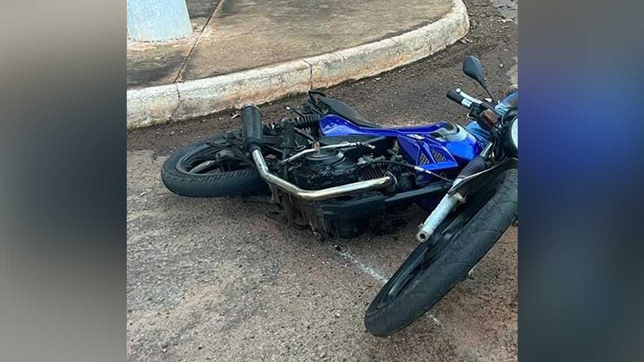 Motociclista é flagrado empinando moto, tenta fugir da PM e acaba preso após queda em Brasilândia de Minas