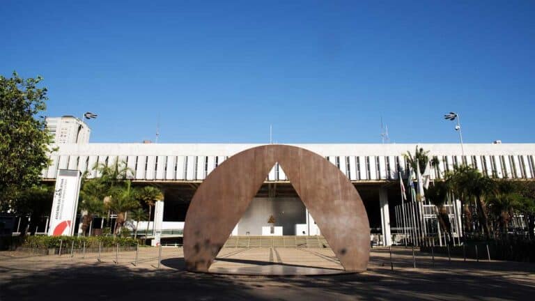 Assembleia reajusta em 78% auxílio-moradia para deputados de Minas Gerais; veja valores
