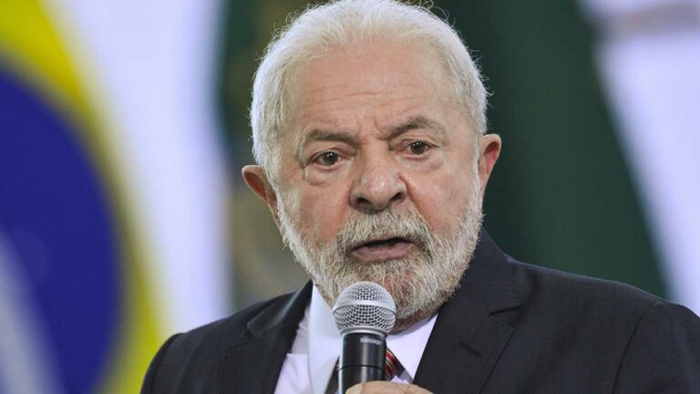 Lula sanciona lei que cria benefício para população em situação de rua