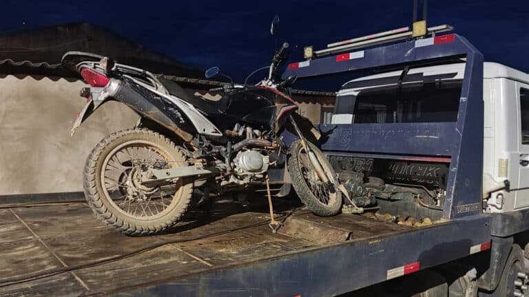 Funcionário arromba galpão de fazenda, furta motocicleta e vai preso em João Pinheiro