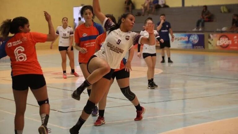 Jovem atleta de João Pinheiro conquista vaga em equipe de handebol de alto rendimento em São Paulo