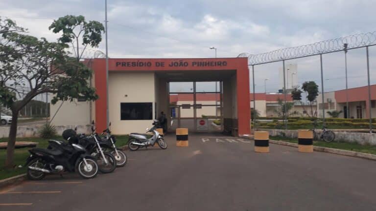 Detento é encontrado morto no presídio de João Pinheiro; perícia acionada para esclarecer as circunstâncias da morte