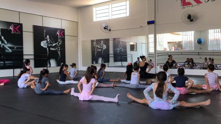 Studio de Dança Lizandra Karine vai oferecer bolsas para crianças carentes de João Pinheiro, saiba como se inscrever