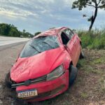 Motorista capota e bate contra carreta durante ultrapassagem na BR-040 em João Pinheiro