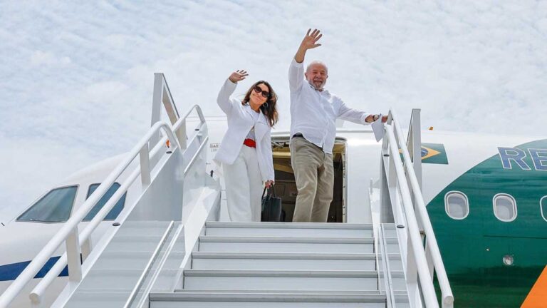 Devido ao aumento no número de viagens, governo Lula prevê gastar até R$ 13,9 milhões com internet em avião