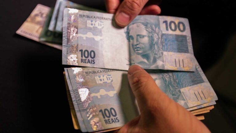 Mega-Sena vai sortear R$135 milhões hoje (29); apostas de João Pinheiro acertaram a quadra no último concurso