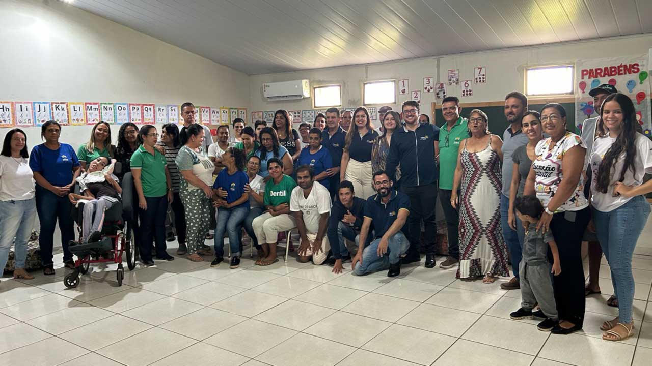 Rotary Club Participação celebra entrega de ares-condicionados na APAE de João Pinheiro