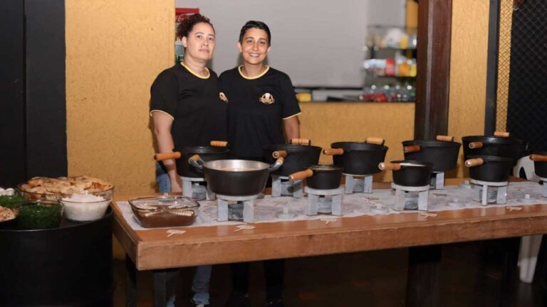 Conheça o rodízio de caldos do Esquina’s Bar, que oferece variedade de mais de 10 sabores em João Pinheiro