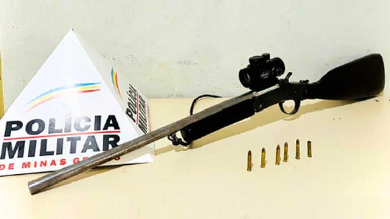 Durante briga, homem atira com rifle calibre .22 para intimidar irmã em João Pinheiro; arma foi apreendida