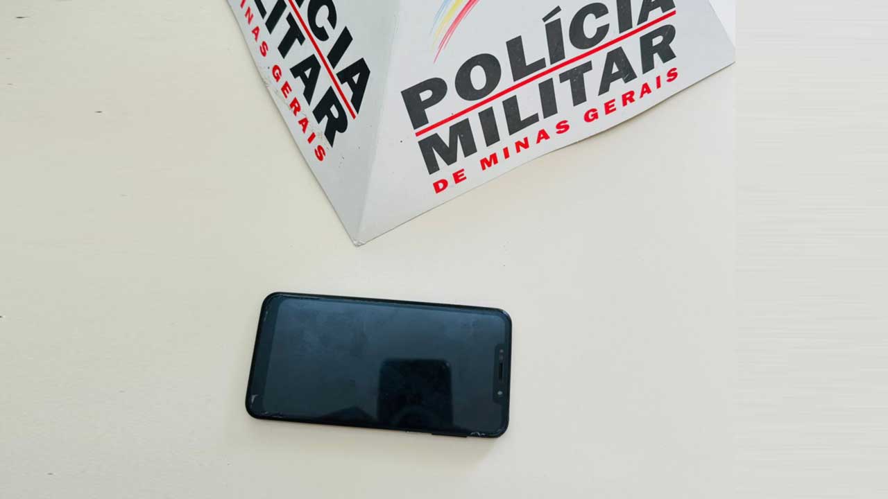 Inusitado: ladrão oferece celular furtado para policial à paisana e acaba preso em João Pinheiro