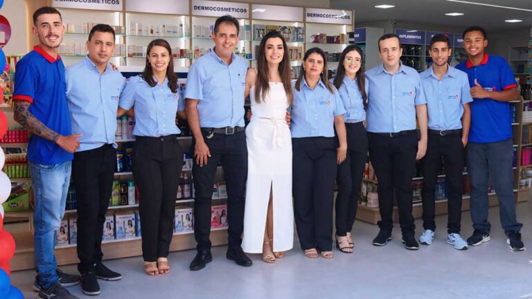 Farmácia São Luiz celebra reinauguração com mais espaço e conforto para clientes em João Pinheiro 