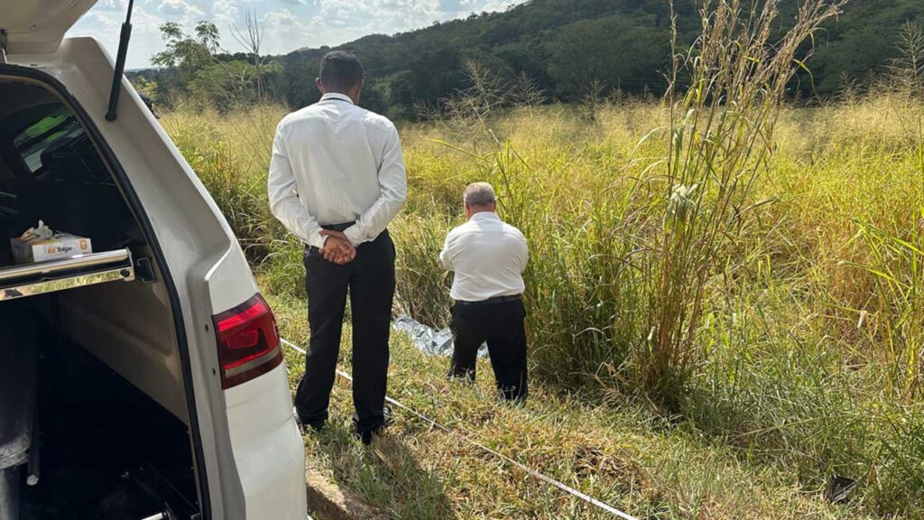 Motociclista morre após sair de pista e bater em placa de sinalização na BR-040 em João Pinheiro