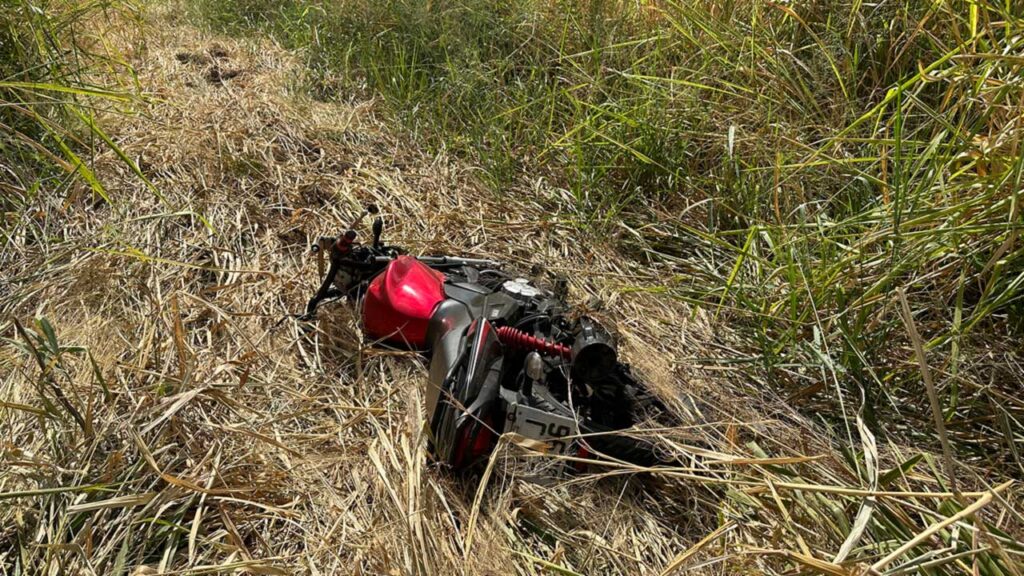 Motociclista morre após sair de pista e bater em placa de sinalização na BR-040 em João Pinheiro