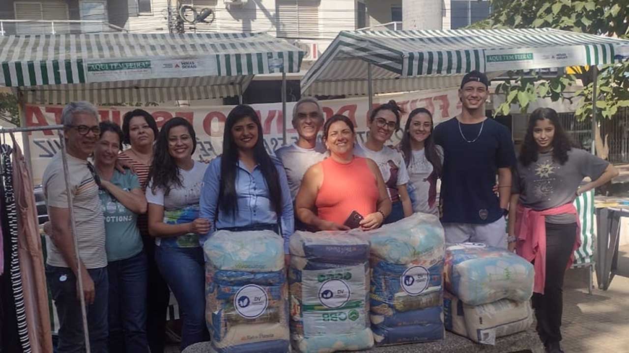 Associação Chico Xavier recebe cestas básicas da Destilaria Veredas para doações a famílias carentes