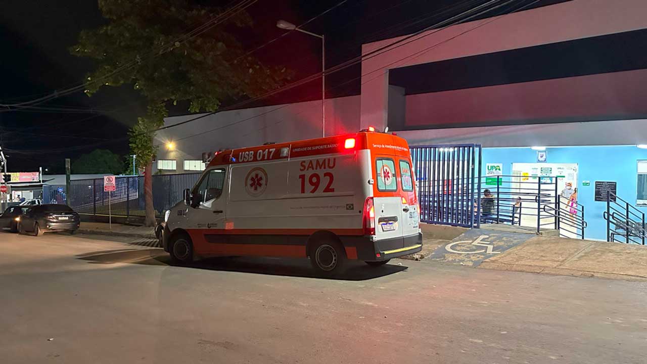 Acidente no Centro de João Pinheiro deixa motorista de 41 anos com suposta lesão na coluna