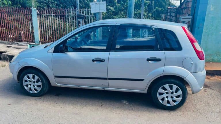 Veículo furtado em Patos de Minas é encontrado estacionado em João Pinheiro