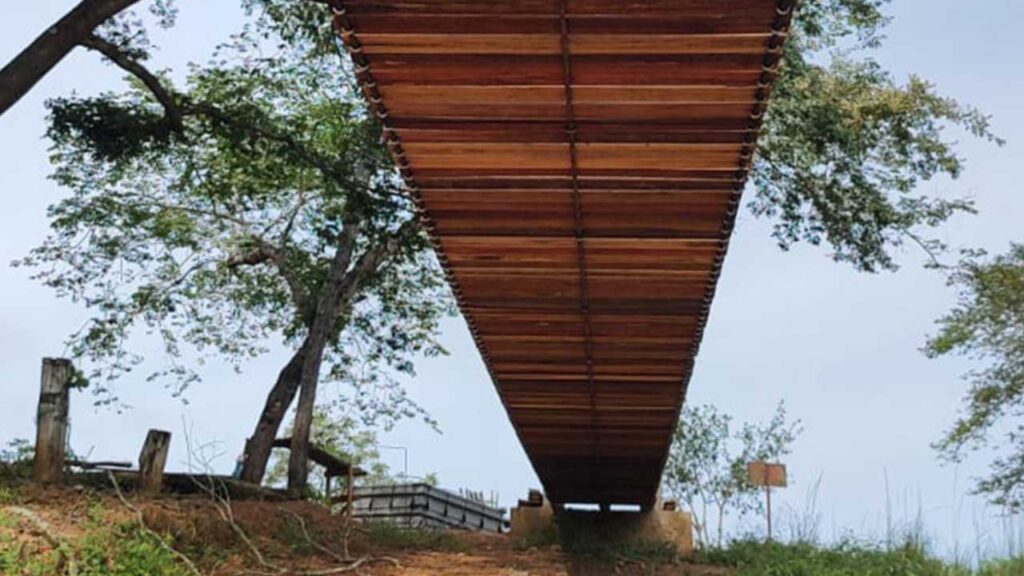 Prestes a se aposentar, engenheiro pinheirense conclui obra de ponte suspensa em São Gonçalo do Abaeté